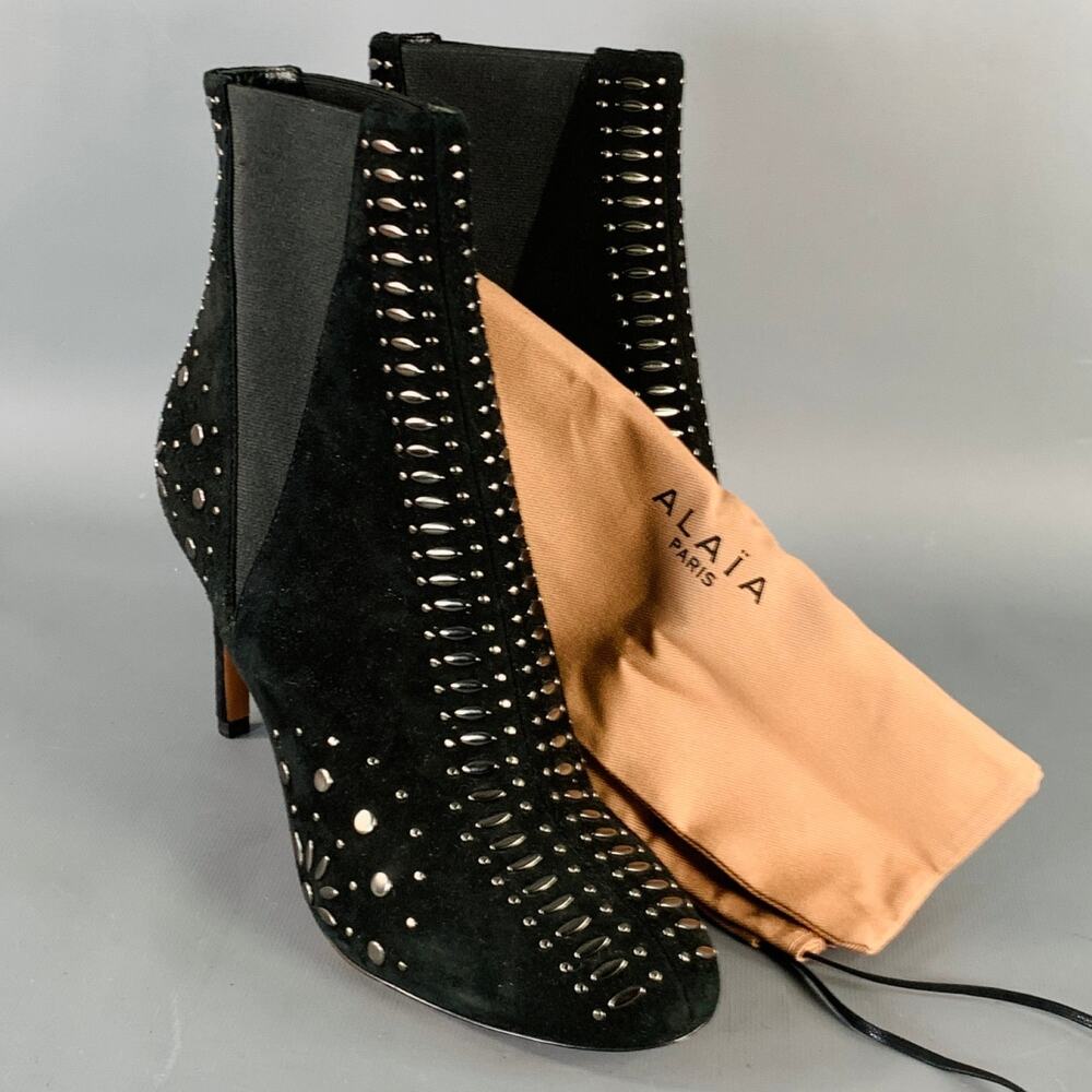 ALAIA Size 7.5 Black Studded Suede Pull On Stiletto Booties - Picture 10 of 10
